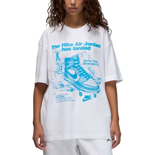 Remera Nike Oversized Graphic Tee Snkr Mujer